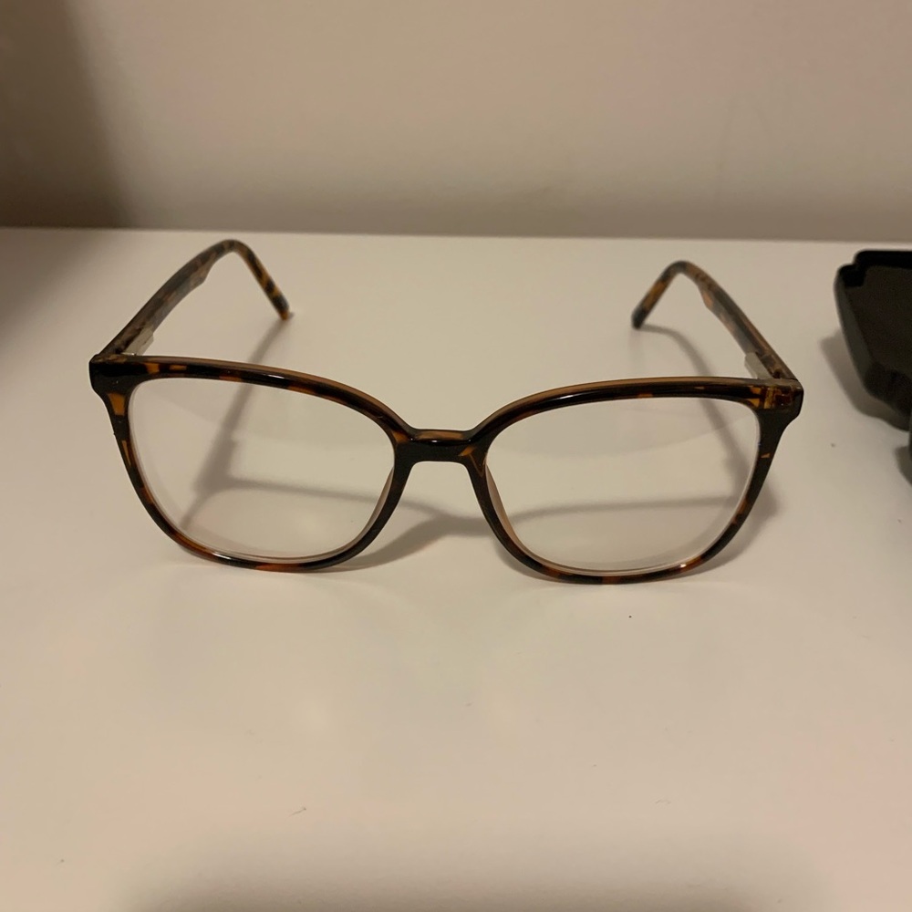 Optical glasses - Picture 4 of 5